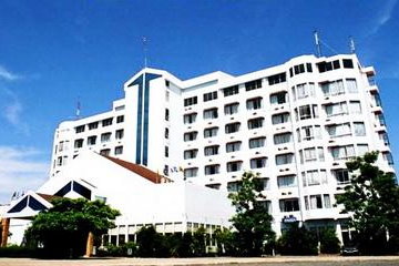 Thepnakorn Hotel (โรงแรมเทพนคร)